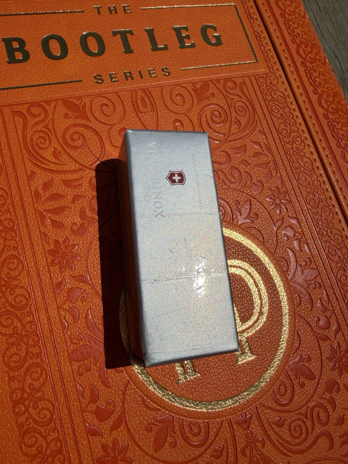 Rare Victorinox Sussie Officer’s Red Swiss Army Multi-Tool Knife Stainless & Box