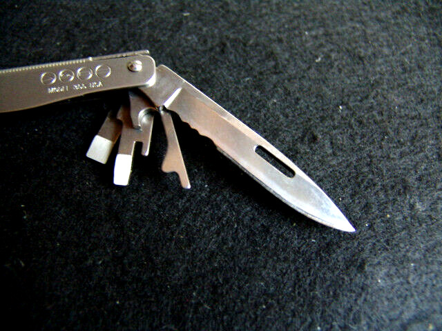BUCK USA- BUCK LITE TOOL 355–MULTI TOOL–RETIRED–COLLECTIBLE-EXCELLENT