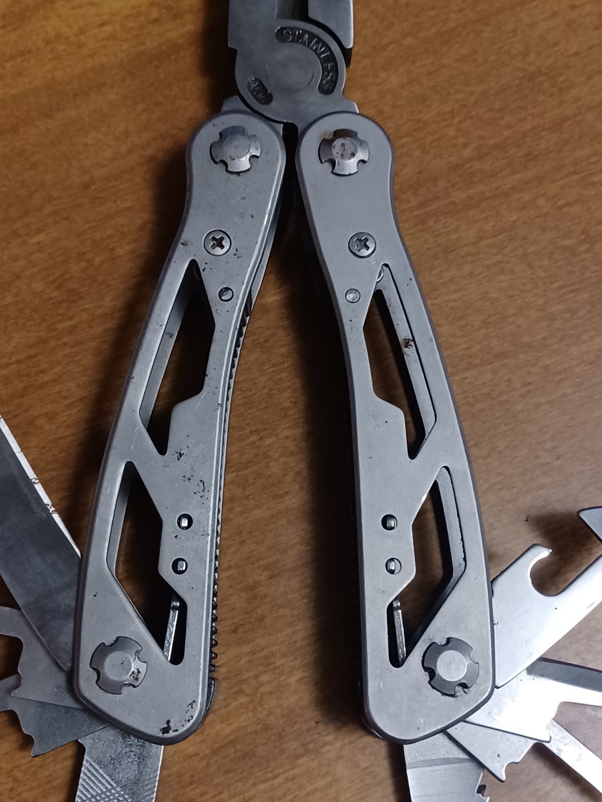 Stanley 2CR Multitool Stainless