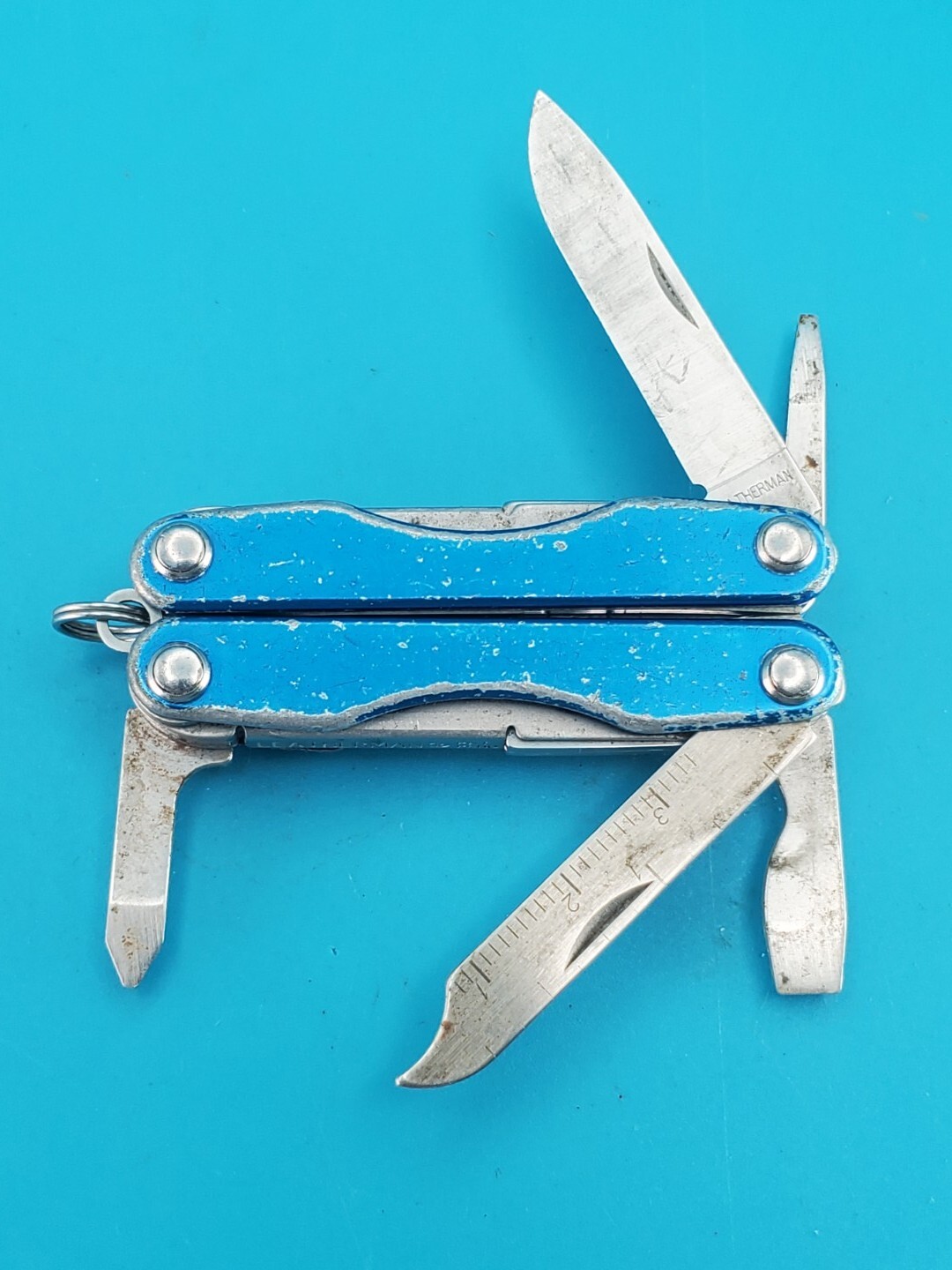 Leatherman “Squirt S4” Stainless Steel Multi Tool! BLUE!