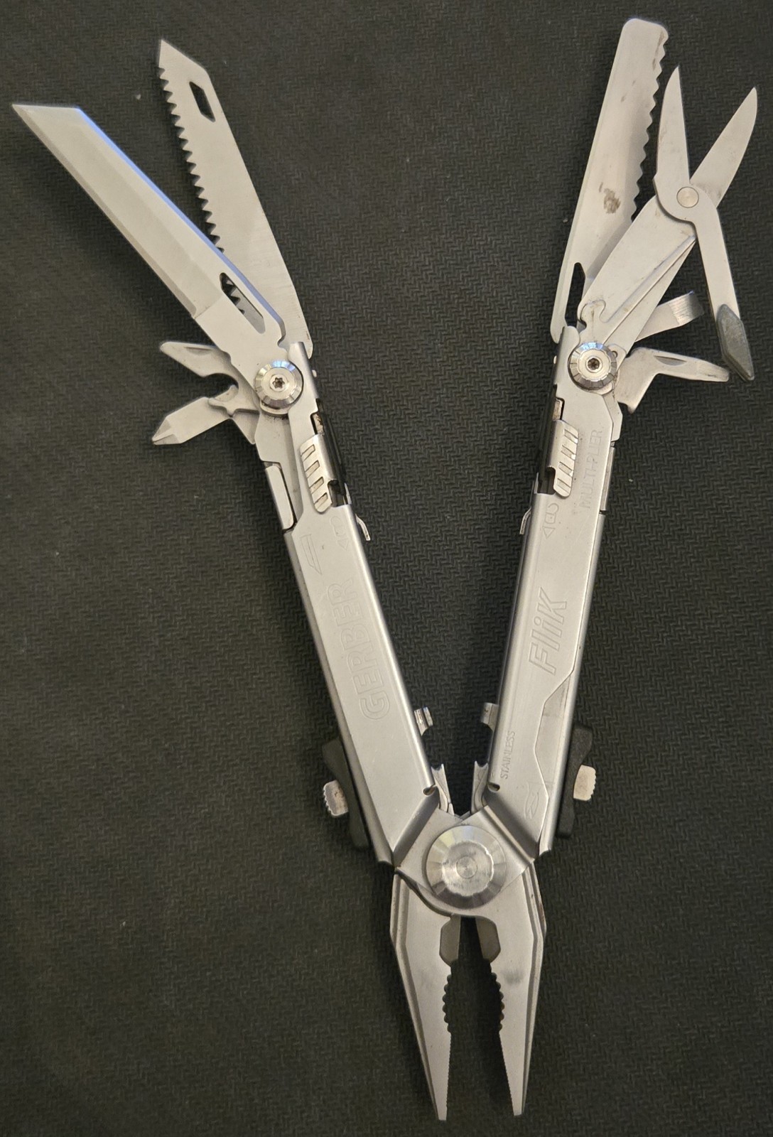 Gerber FLIK Fishrman MultiPlier Multitool With Sheath Good Condition