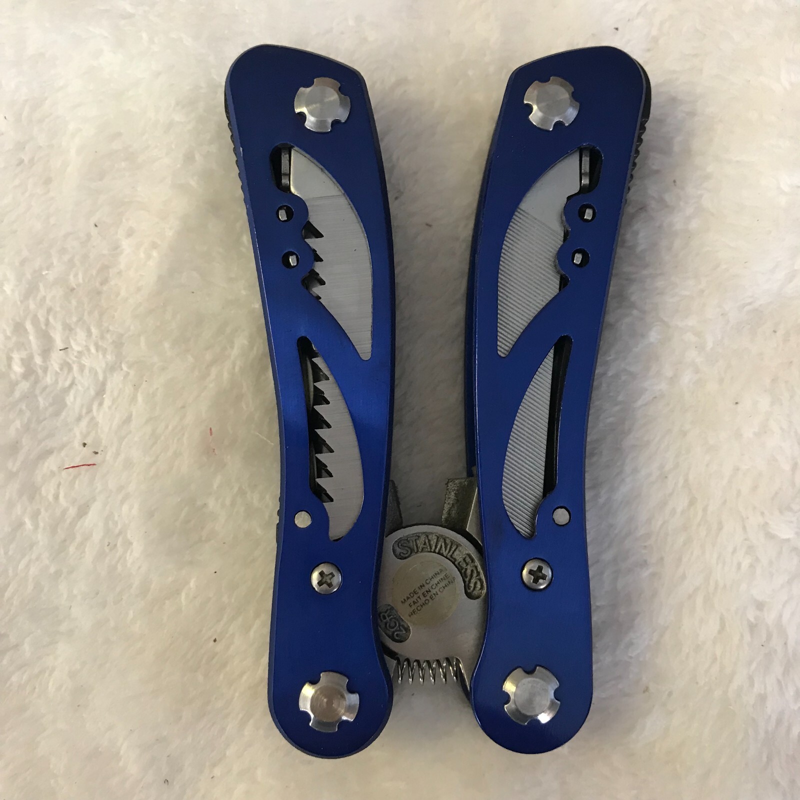 Avon All- purpose Multi-tool -2012- 9 tools in one