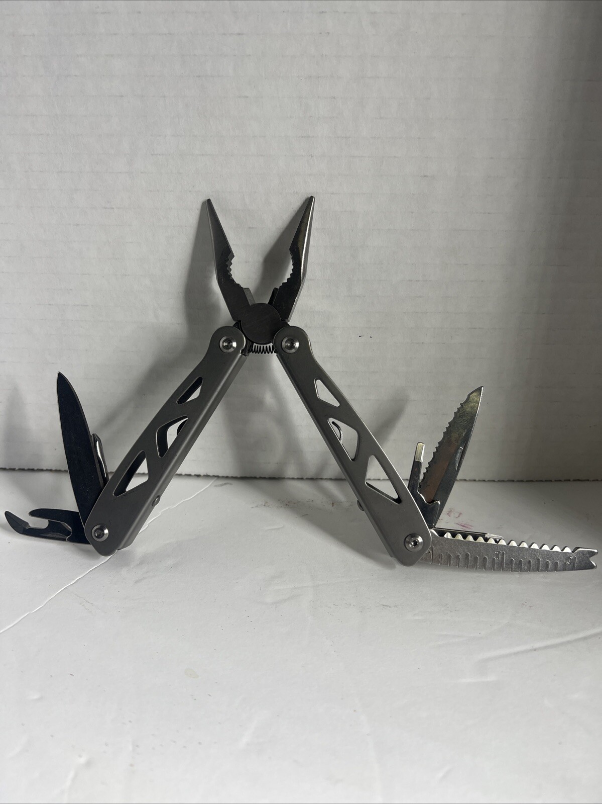 Ozark Trail 12 In 1 Multi-tool With Pouch Black 4-1/8”Closed VGUC READ