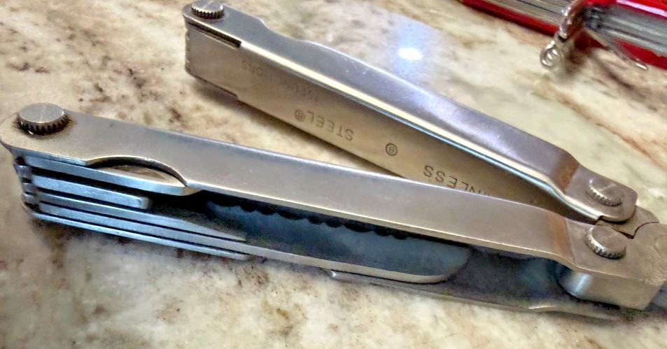 Lot of 6 Multi Tools – see pictures