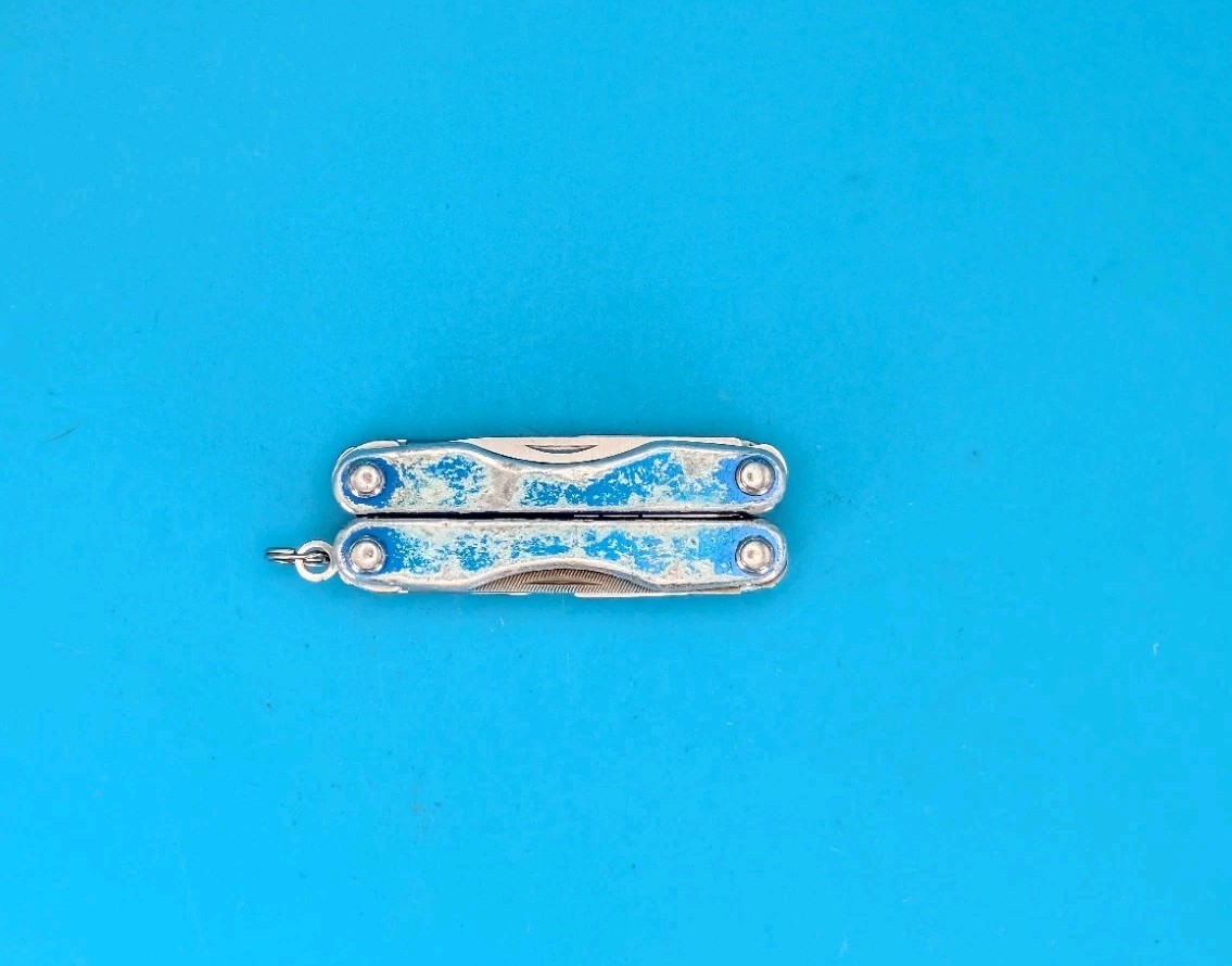 Leatherman Squirt P4 Multi-Tool, Key Ring, Retired, BLUE!