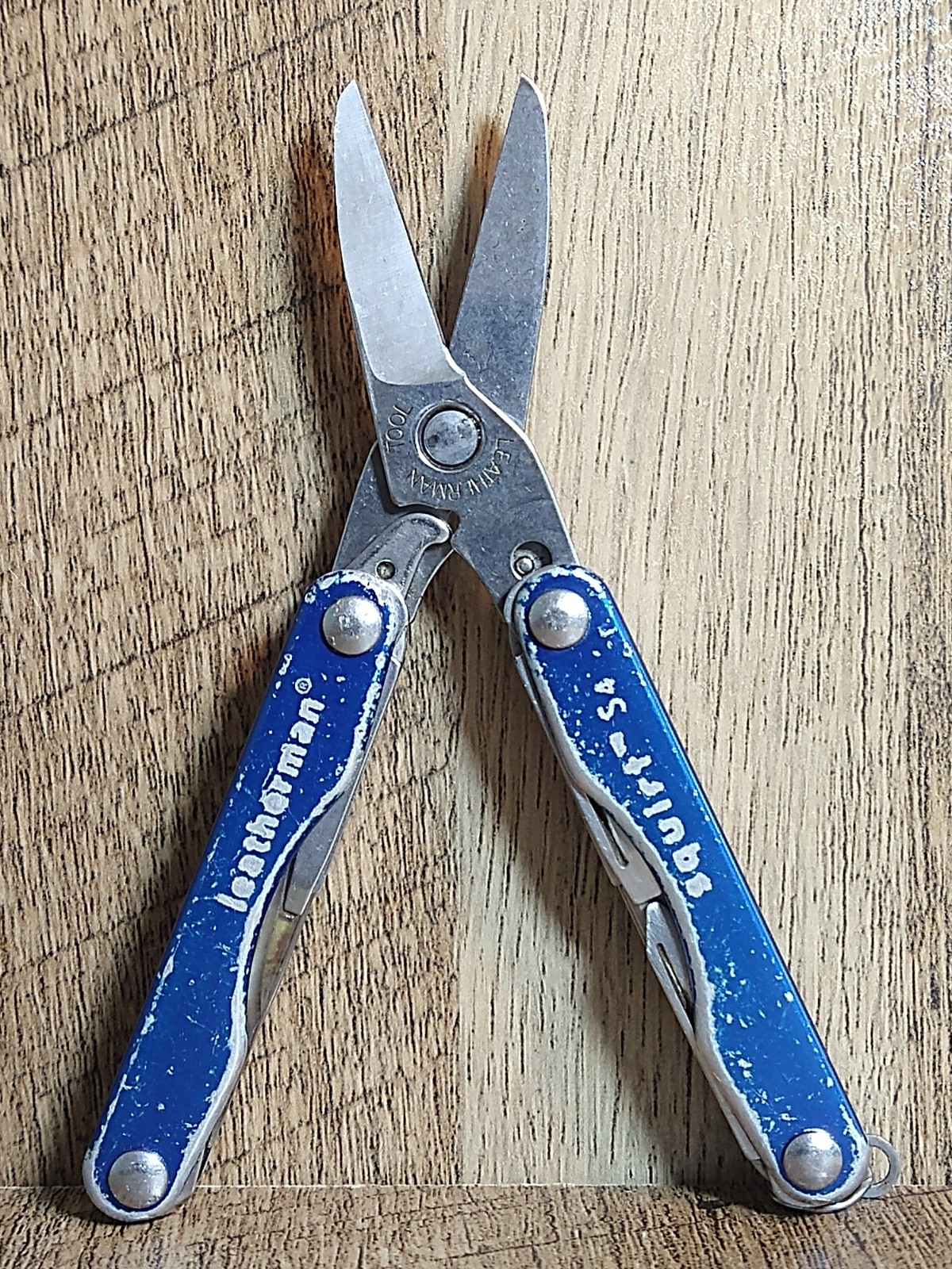 Leatherman SQUIRT S4 BLUE Multi-Tool (Retired Model) – All Tools Good!