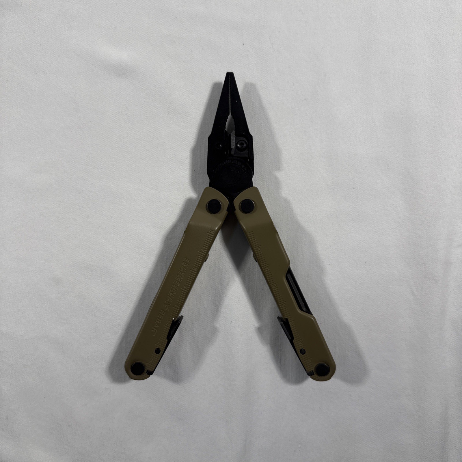 Leatherman Rebar Multi Tool ‘Jehova Es Tu Defensa’ W/ Carrying Case