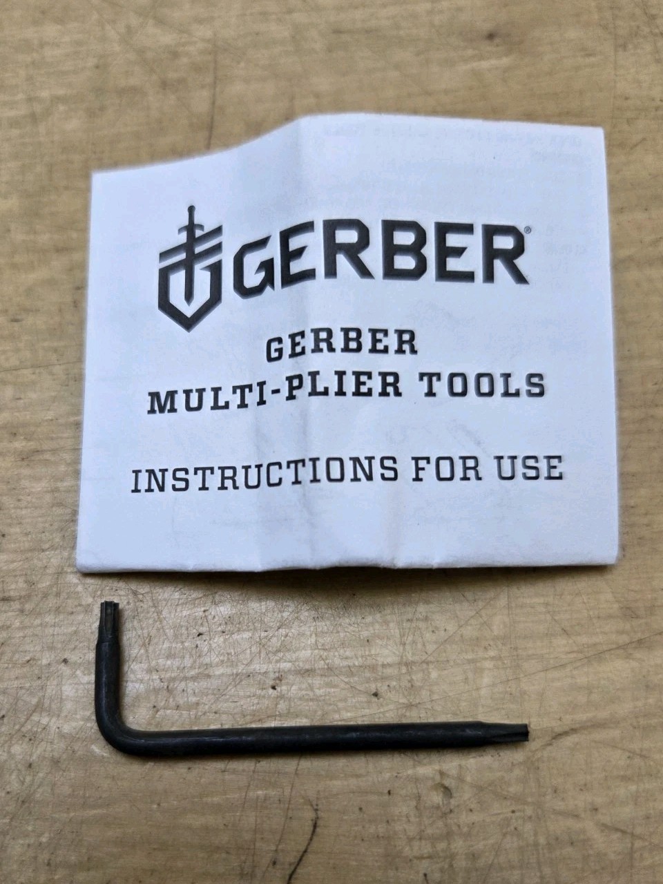 New Gerber Needle Nose Multi-Plier Multi-Tool With Sheath