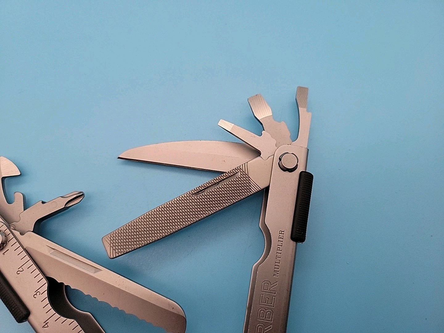 Gerber MP600 Multiplier Multi-Tool – Silver – Needle Nose Carbide Cutter Pliers