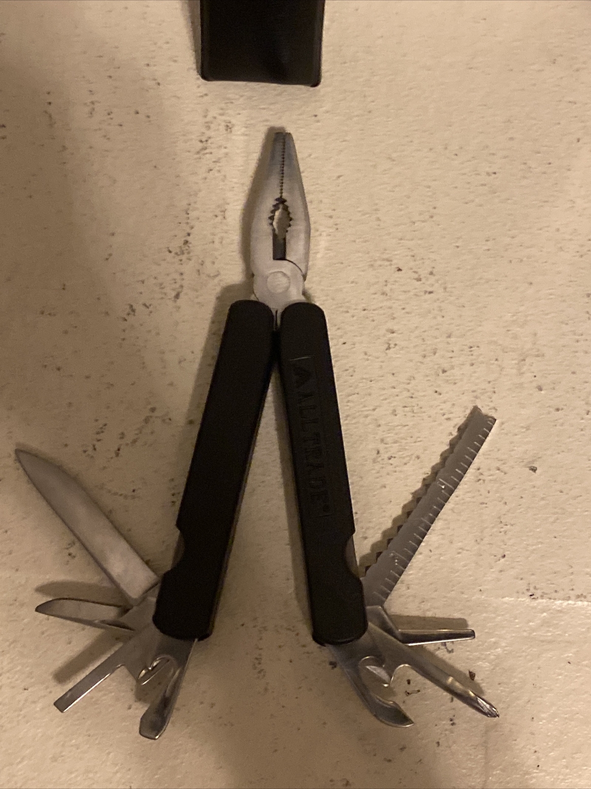 ALLTRADE MULTI-TOOL POCKET KNIFE!