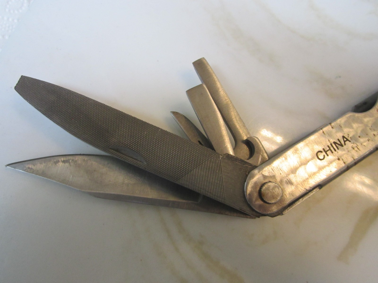 Sheffield Large 4 1/2″ close Multi Tool Needle Nose Pliers Blade and Nylon Pouch