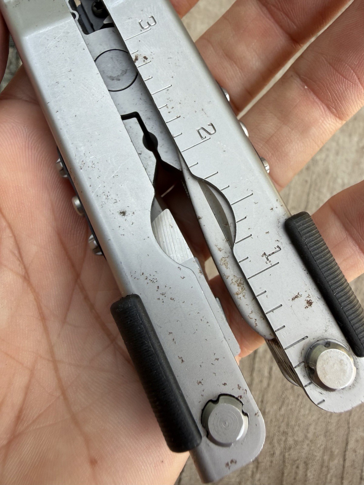 GERBER MP600 BLUNT NOSE SILVER MULTITOOL W/ACU SHEATH, EXCELLENT OVERALL
