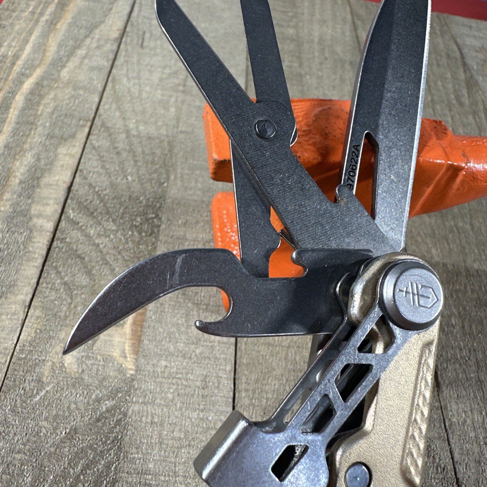 GERBER ARMBAR CORK GOLD MULTI TOOL & KNIFE 3.5 In Bade” Nice Condition
