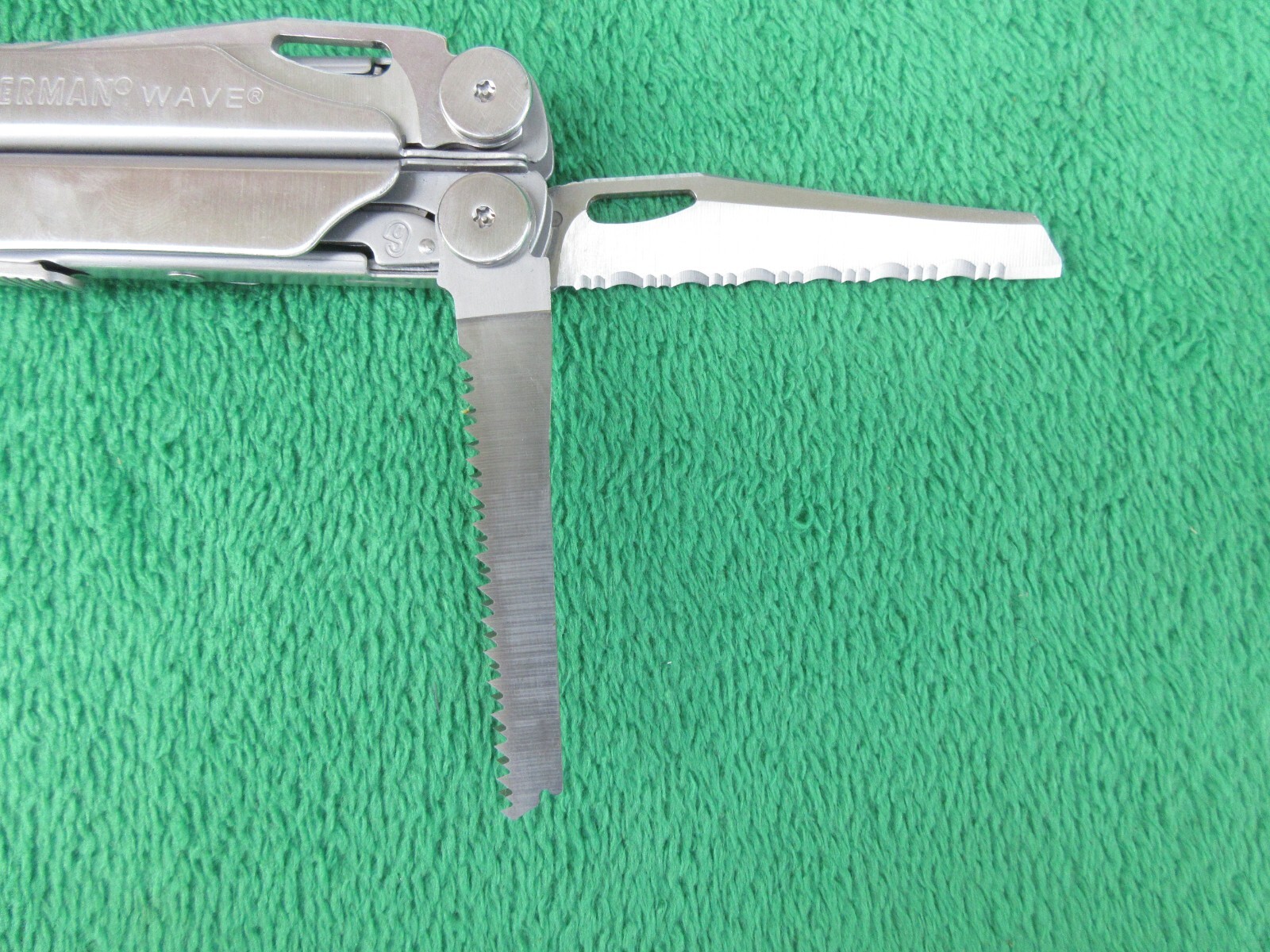 Leatherman Wave Multi Tool Folding Knife w/ Sheath #221