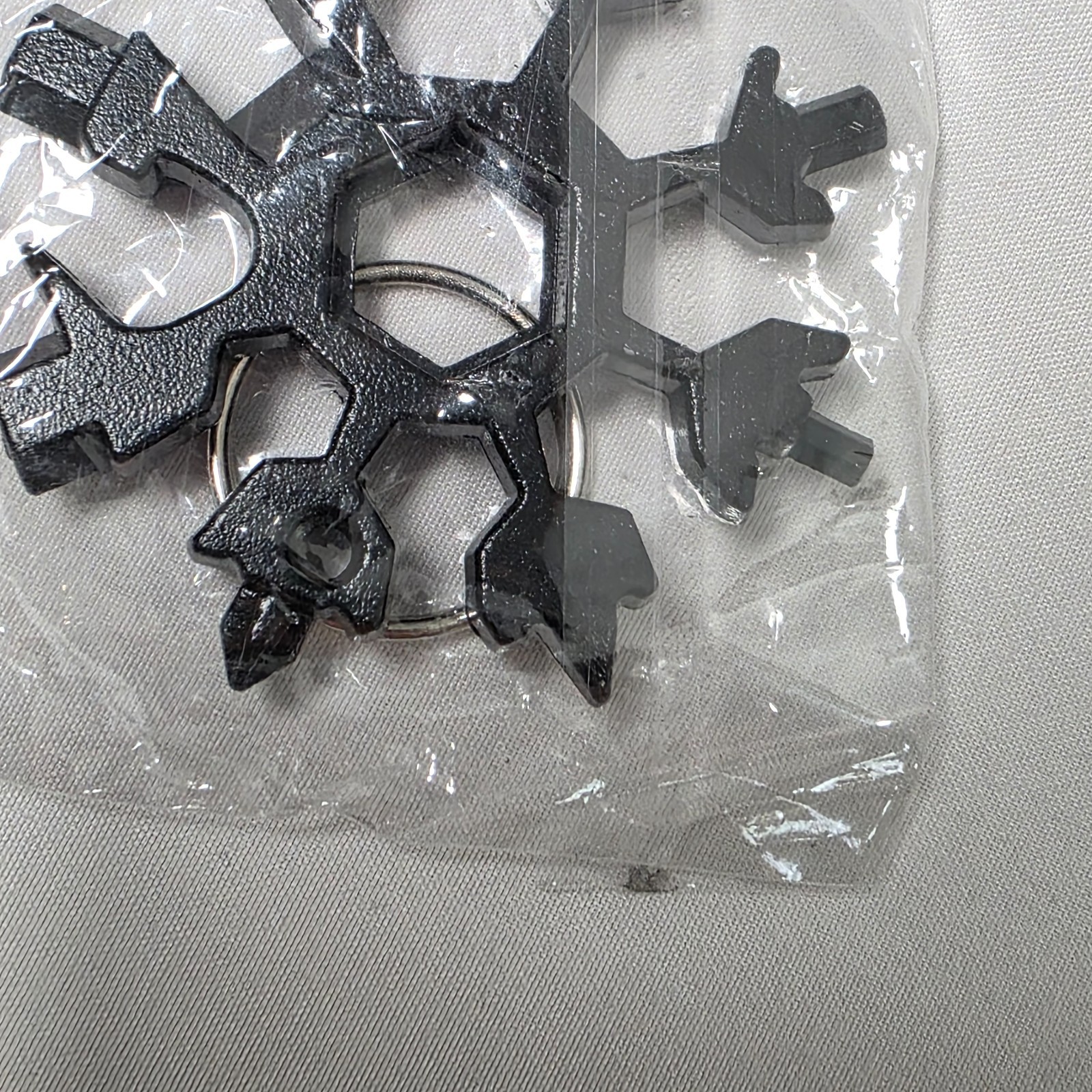 18-in-1 Stainless Multi-tool Snowflake Key Chain Screwdriver Bottle Opener
