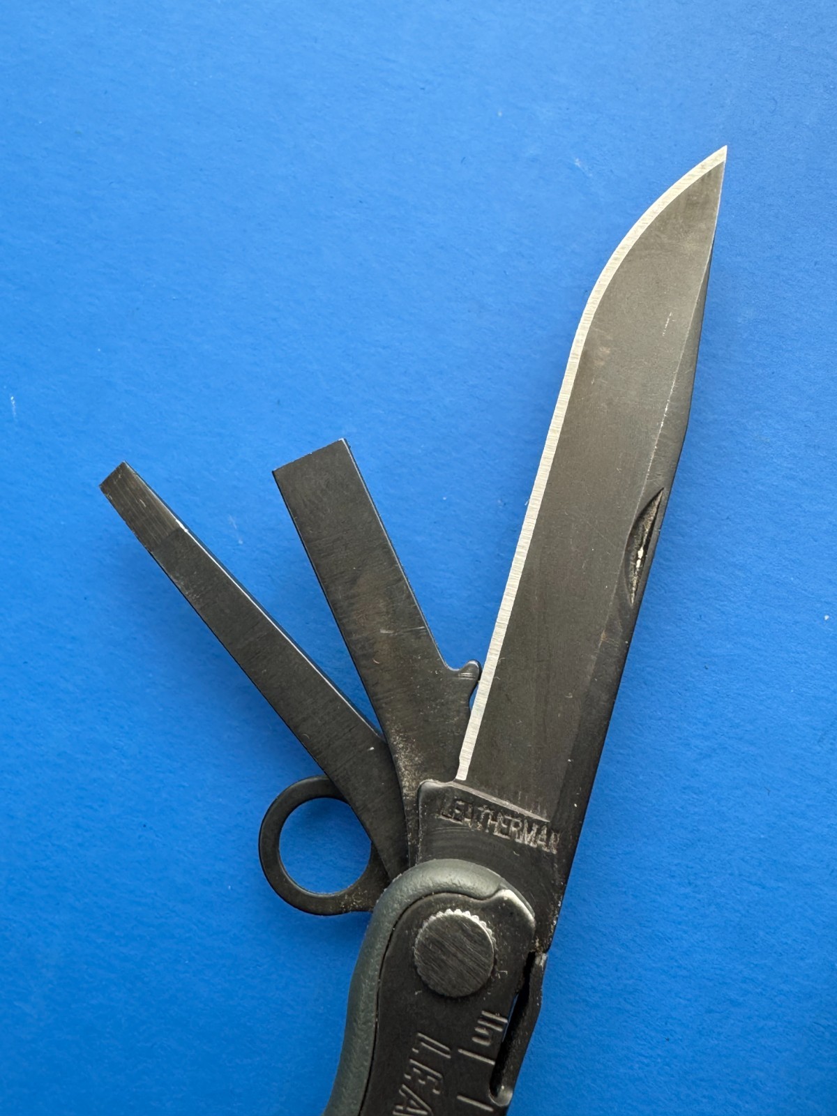 Leatherman Kick MultiTool Black Oxide – hunting, fishing, camping, hiking