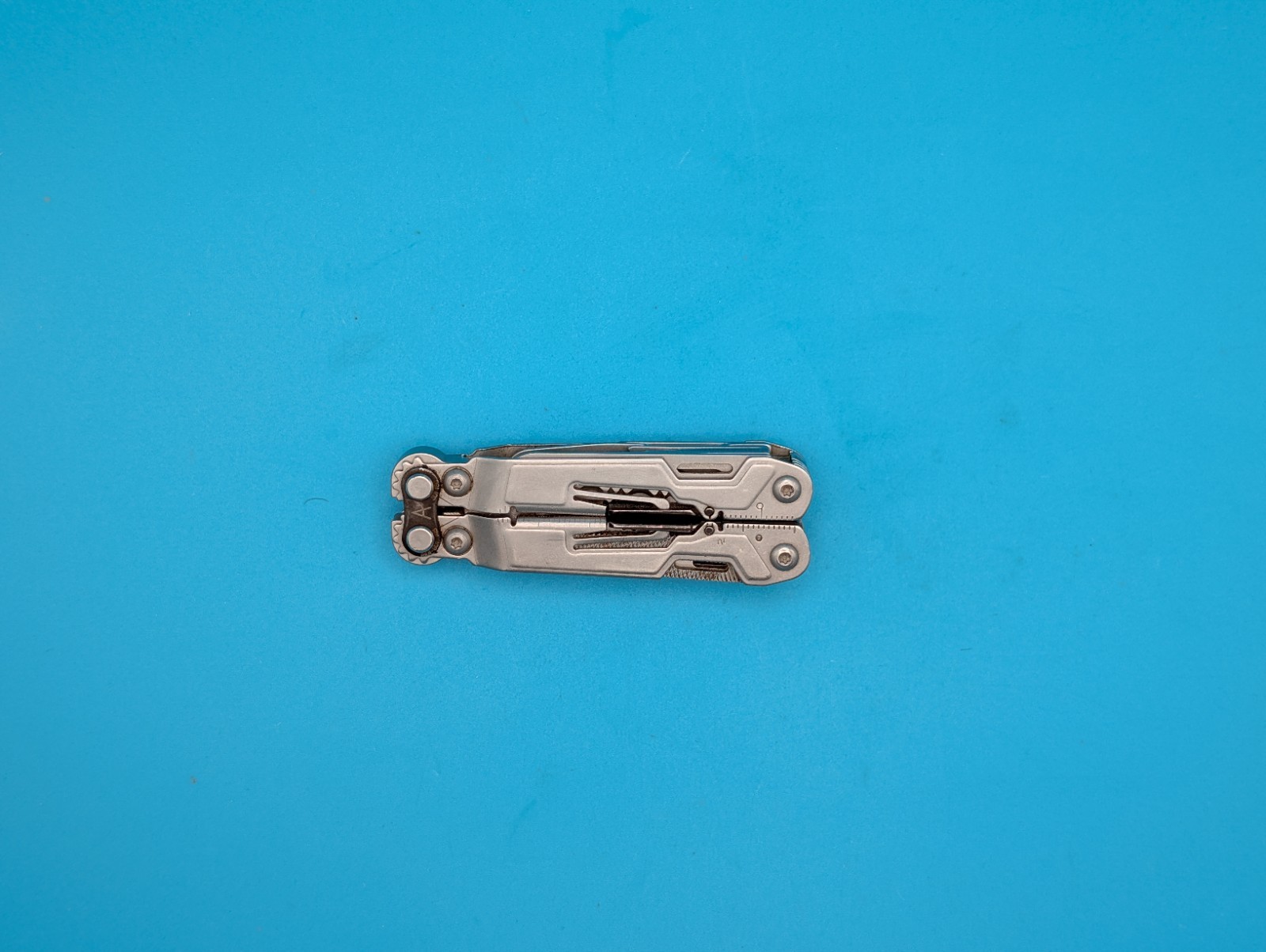 SOG PowerPint Tool Compact Lightweight Silver Multi-Tool!