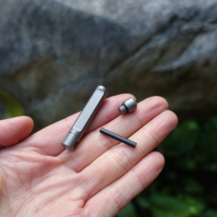 Survival emergency Tools EDC Titanium alloy storage Compartment enclosed