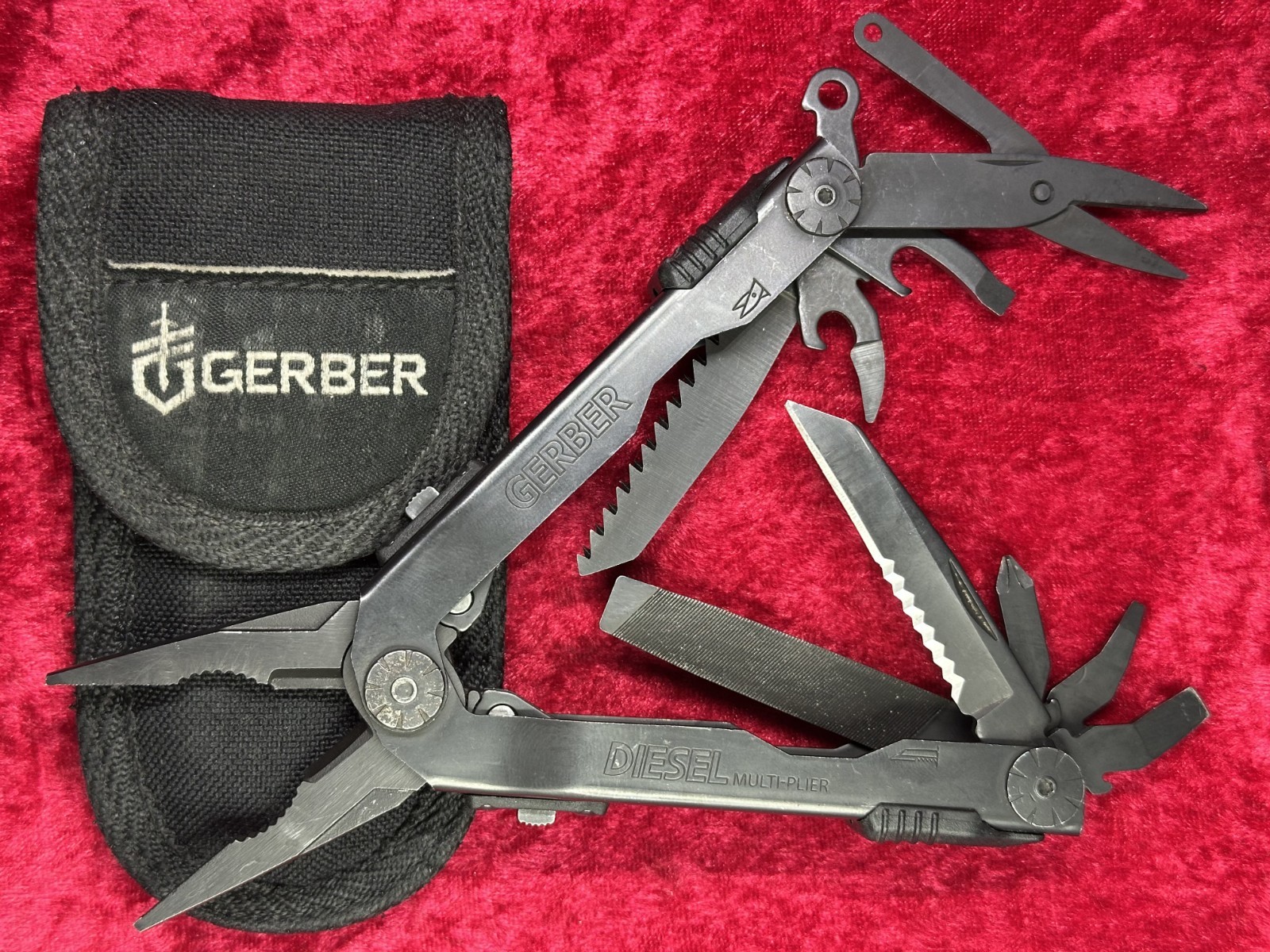 Gerber Diesel Multi-Plier Black NeedleNose 12 Tool Multi-Tool w/Sheath (615)