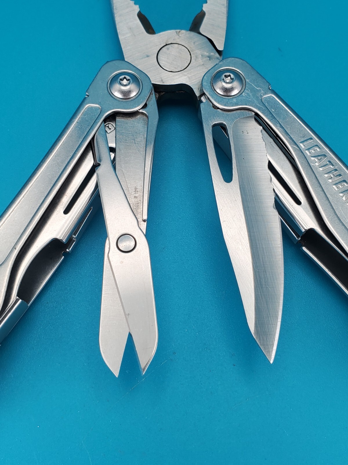LEATHERMAN WINGMAN MULTI-TOOL! FAST SHIPPING!