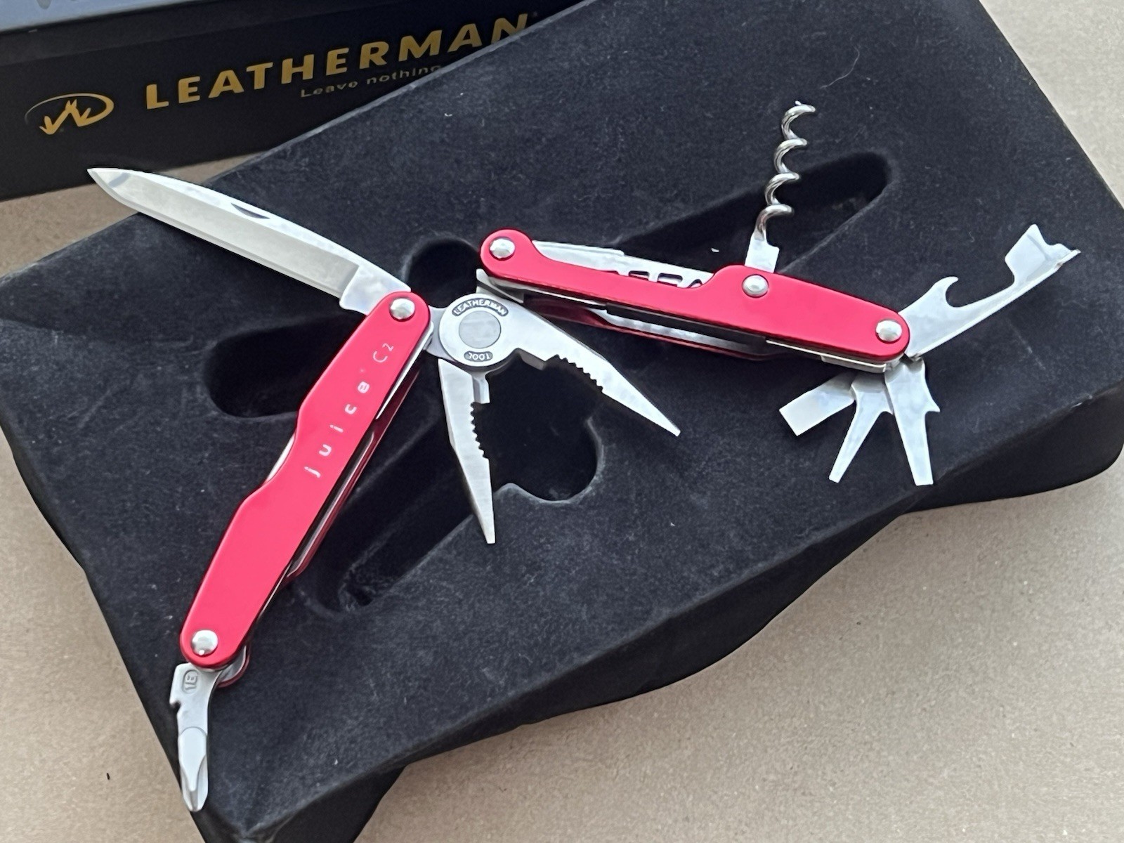 Leatherman Juice C2 – Inferno Red – New Old Stock – Collectibles, Retired.