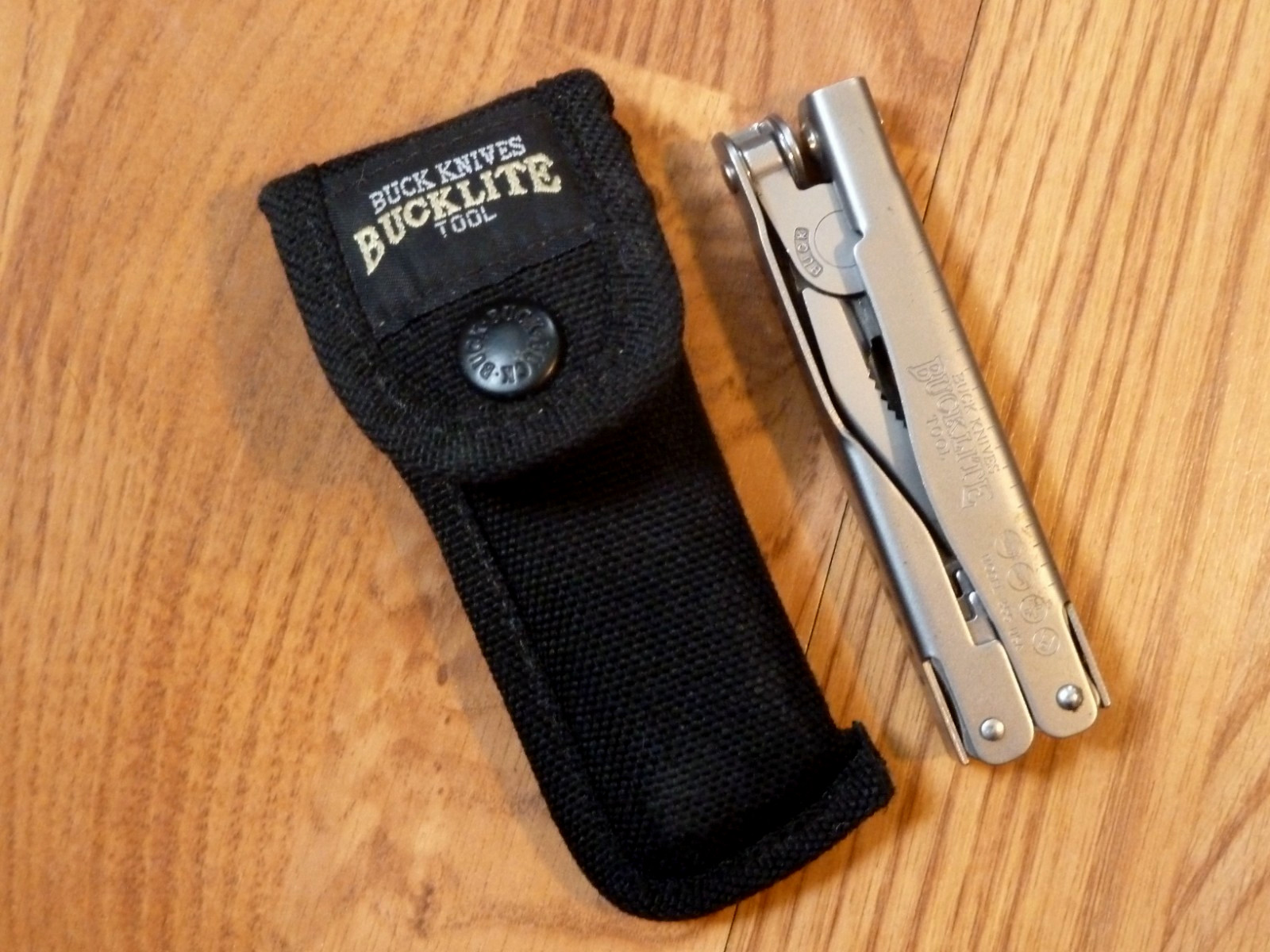 BUCK USA BUCK LITE TOOL 355 MULTI TOOL-w/ ORIGINAL SHEATH-RETIRED