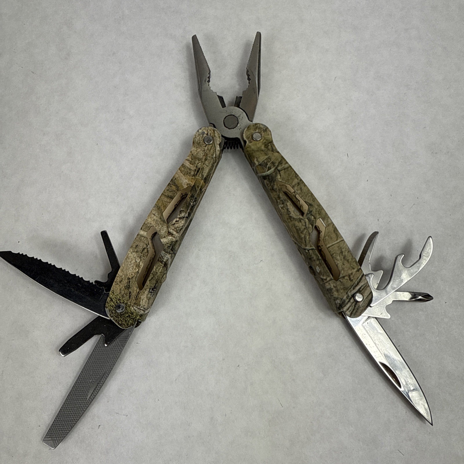 Camo Multi Tool Mossy Oak & Ozark Trail *See Photos Read