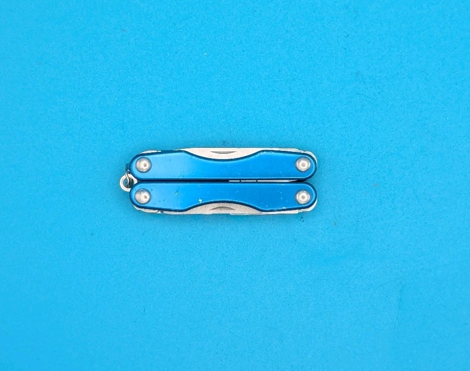 Leatherman Squirt P4 Multi-Tool, Key Ring, Retired, BLUE!