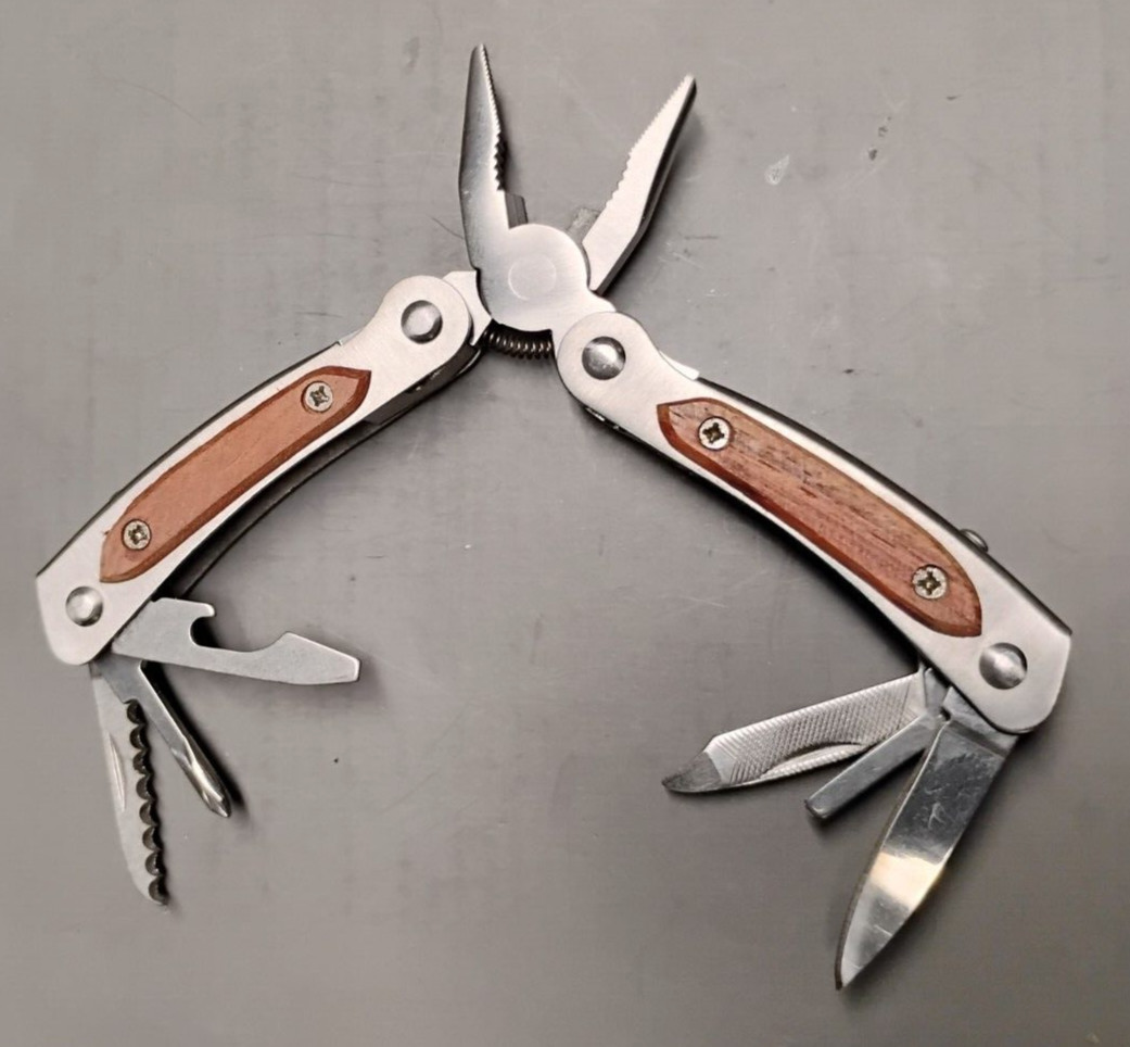 Winchester Multi Tool Keychain Pen Pocket Knife Bottle Opener Gentlemens