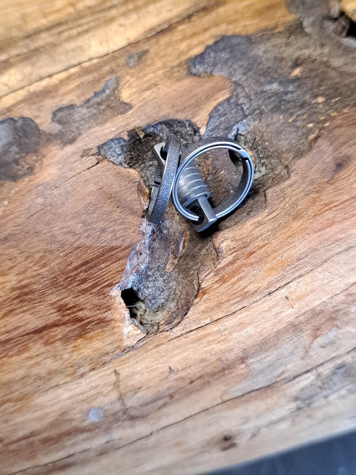 Pro Mini Series Titanium Swivel With 16mm Titanium Sidepush Keyrings