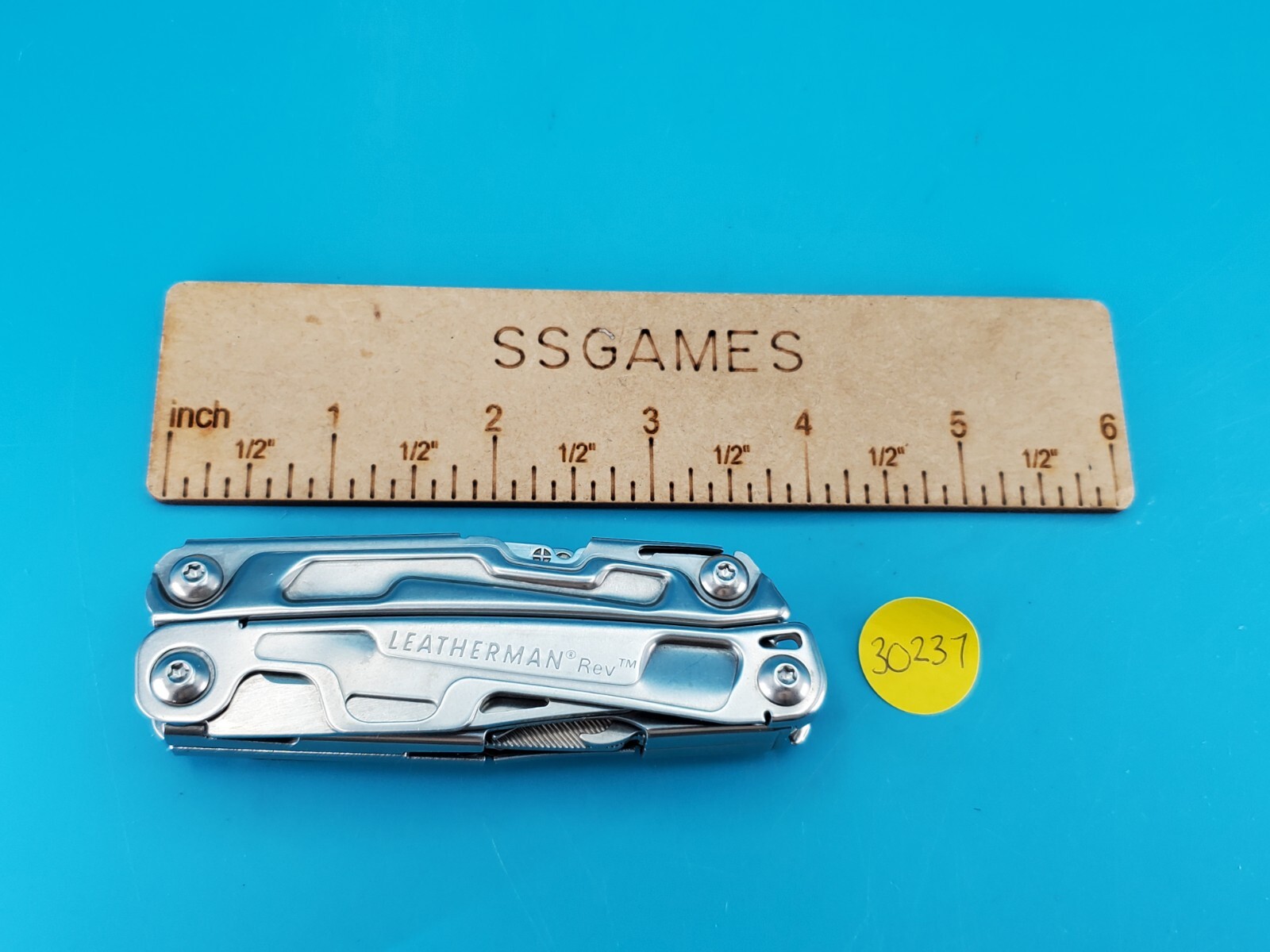 Leatherman Rev 3.8″ Multi-Tool, Stainless!