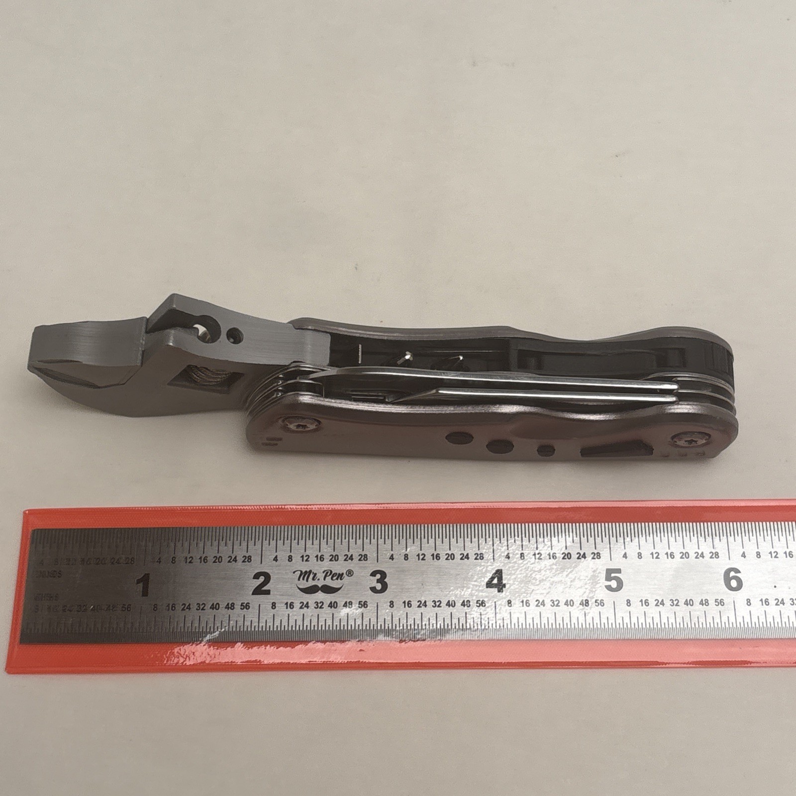 WORKZONE Multi-tool Wrench Screw Driver w/Bits Flashlight Stainless Knife Opener