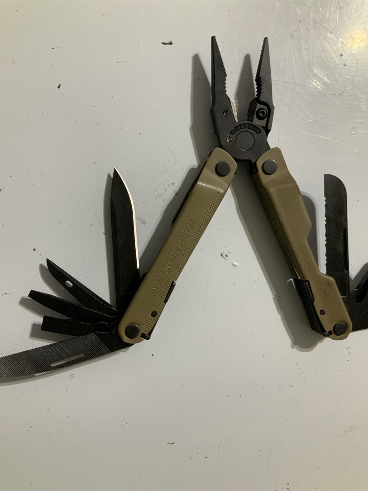 Leatherman Rebar Multitool with Replaceable Wire Cutters Coyote Tan – V20