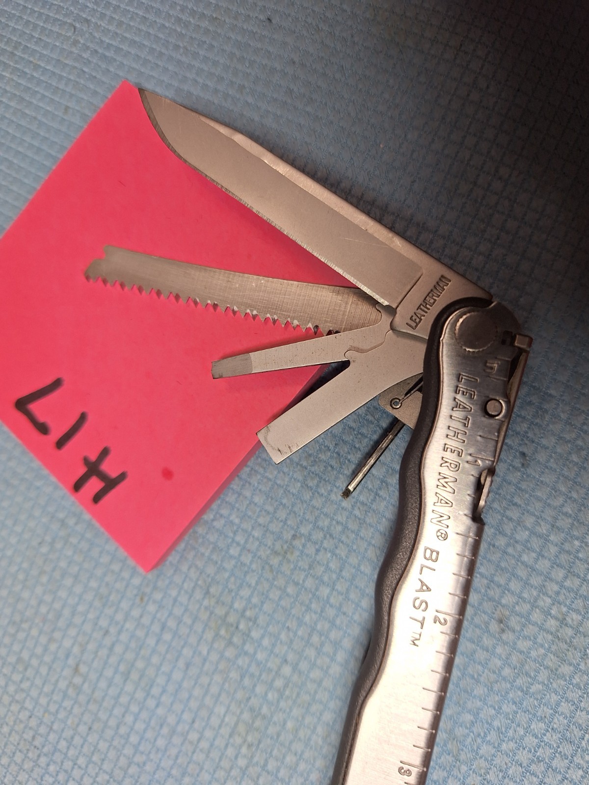 1 Leatherman BLAST Multi Tool Fishing Hunting Camping EXCELLENT LOT H17