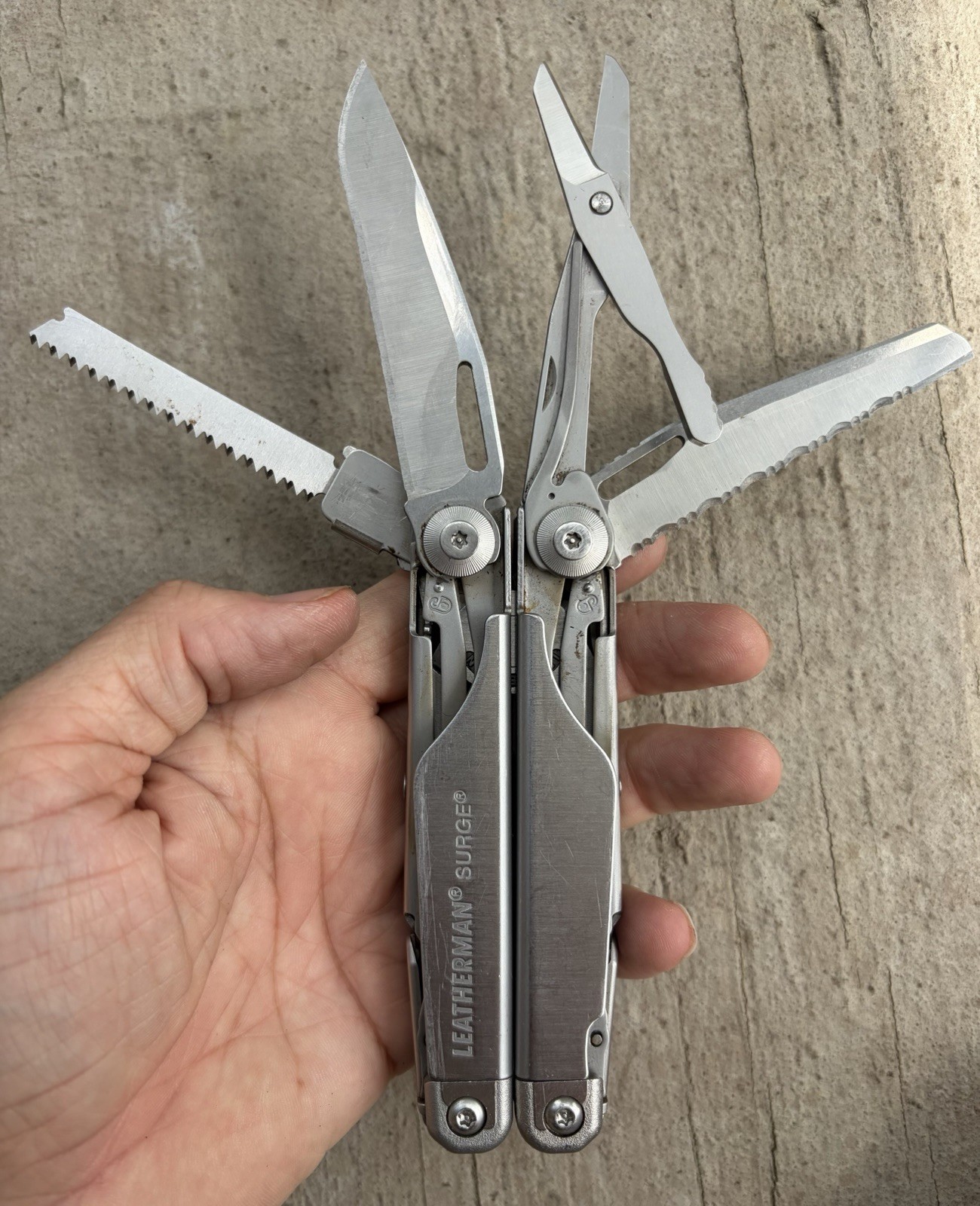 LEATHERMAN SURGE MULTI-TOOL IN BLACK NYLON SHEATH, EXCELLENT OVERALL USED!