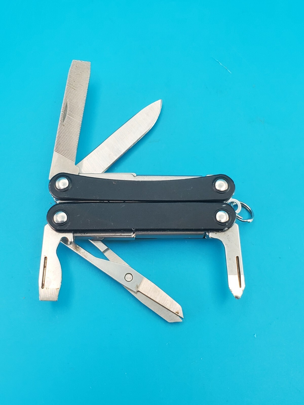 Leatherman SQUIRT PS4 Multi-Tool! BLACK! *broken scissors spring*