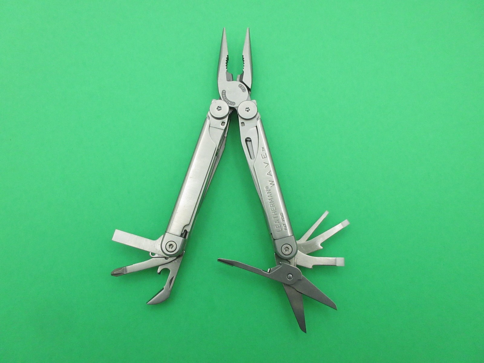 Early Leatherman Wave Multi Tool Folding Knife w/ Sheath Date Code 0702A