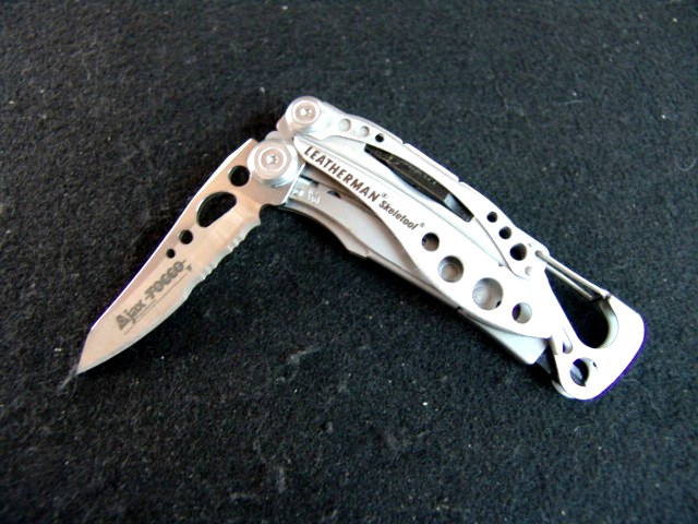 LEATHERMAN SKELETOOL–MULTI TOOL– LOCKING KEY RING KNIFE–EXCELLENT–LOT OF 2