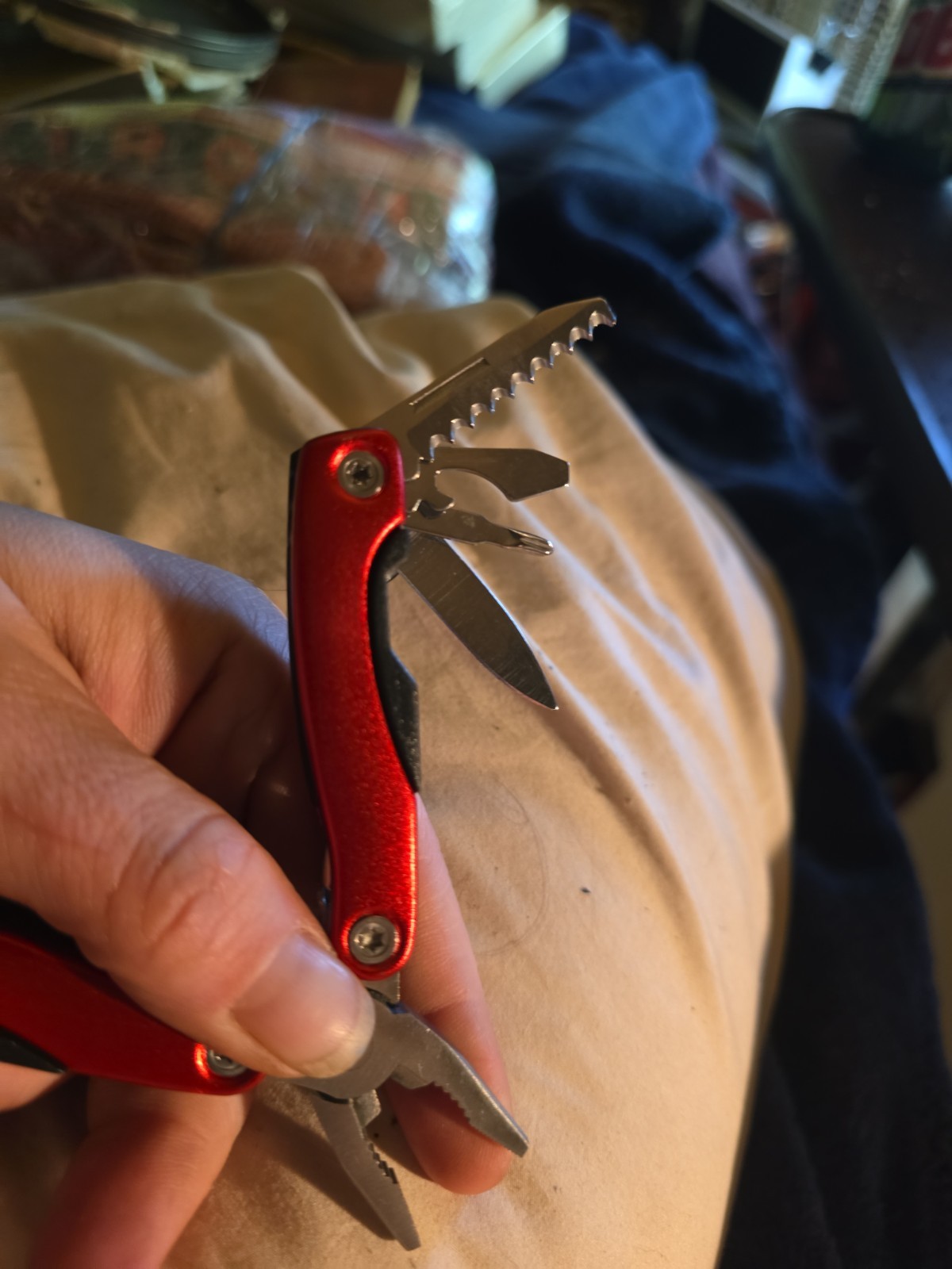 9 In 1 Portable Pocket Multi Tool Plier Survival Camping Travel Life Tools New