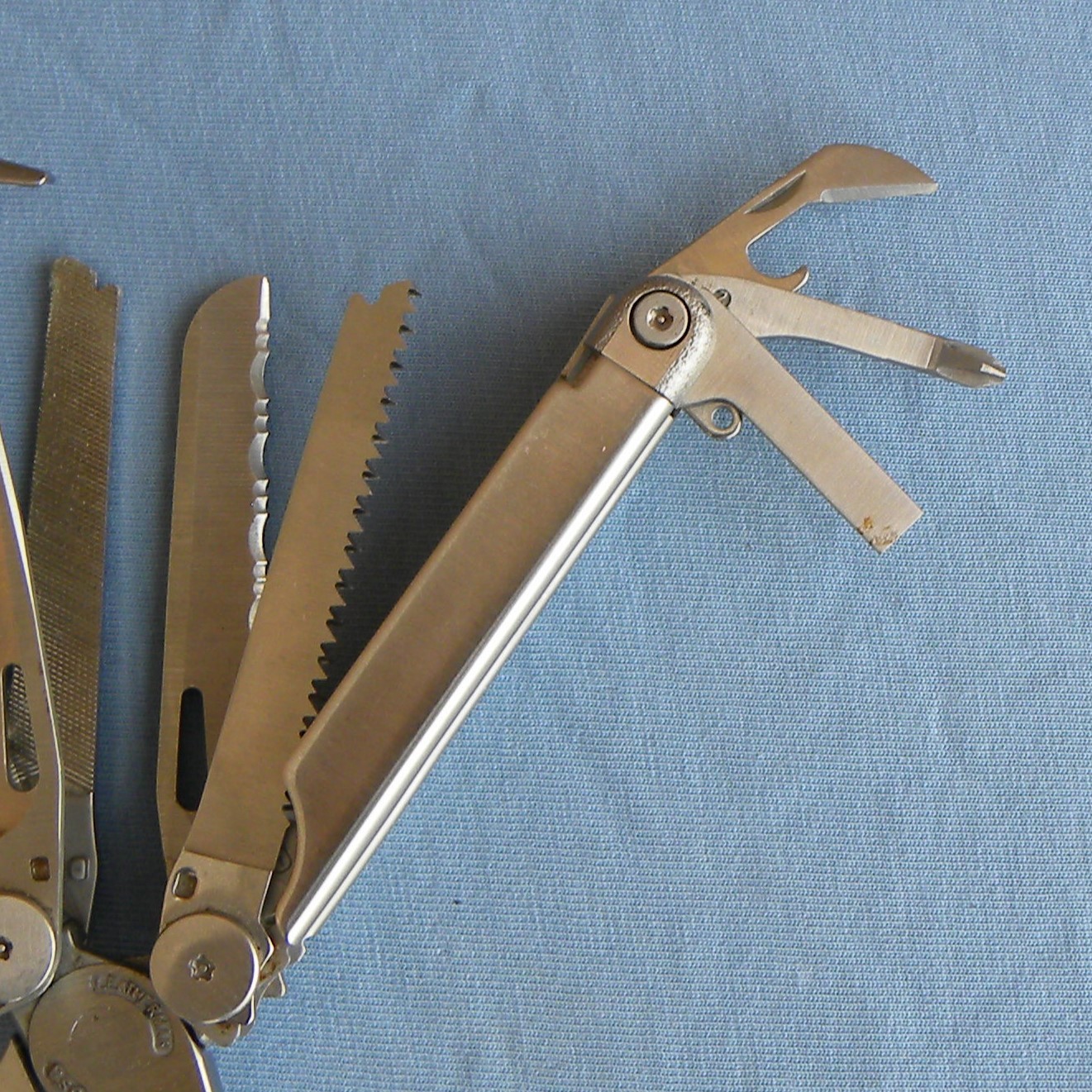 Leatherman Tool Wave w/Leather Sheath Multi-Tool, 07/00