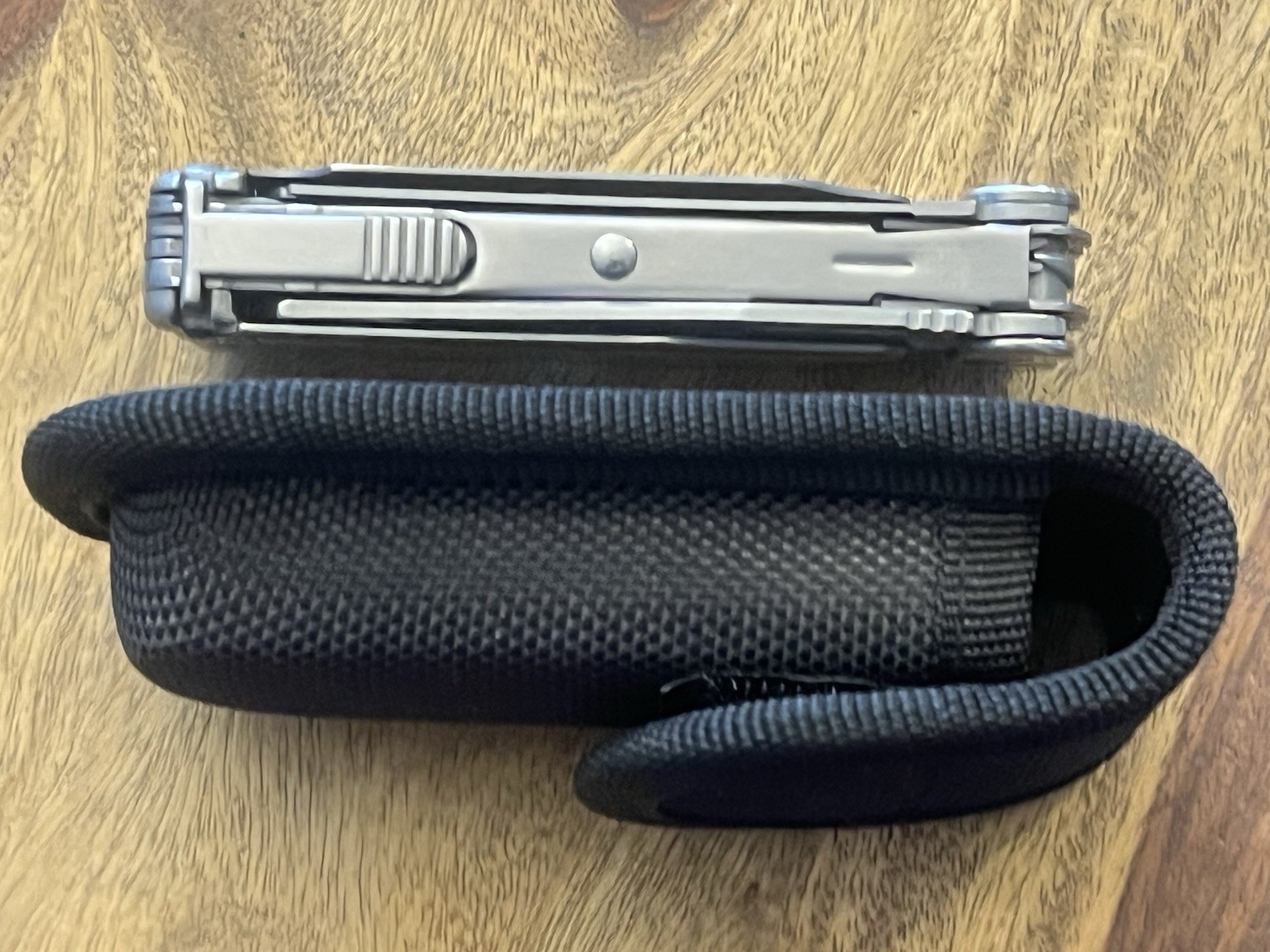 Leatherman Wave Multi-Tool Knife Great Condition!! w/New Sheath ~TASKCo