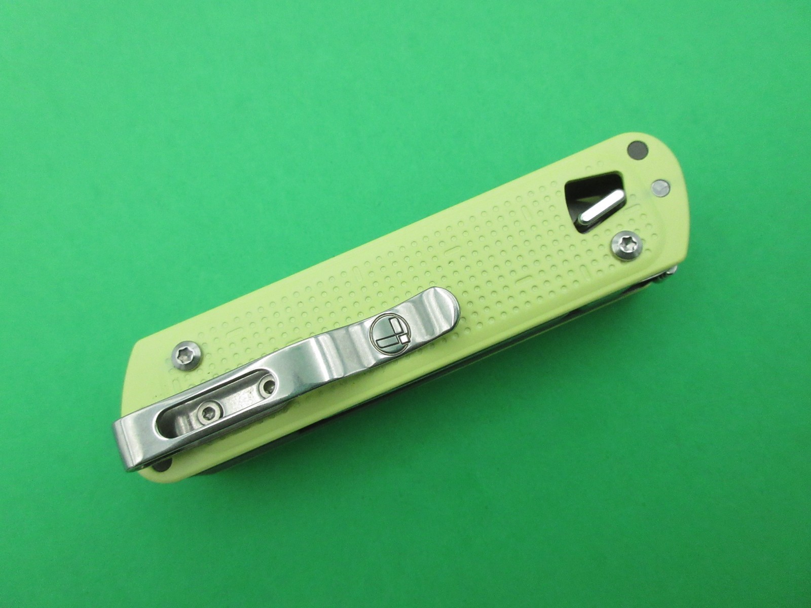 Leatherman Free T4 Lunar Small Multi Tool Folding Knife w/ Box