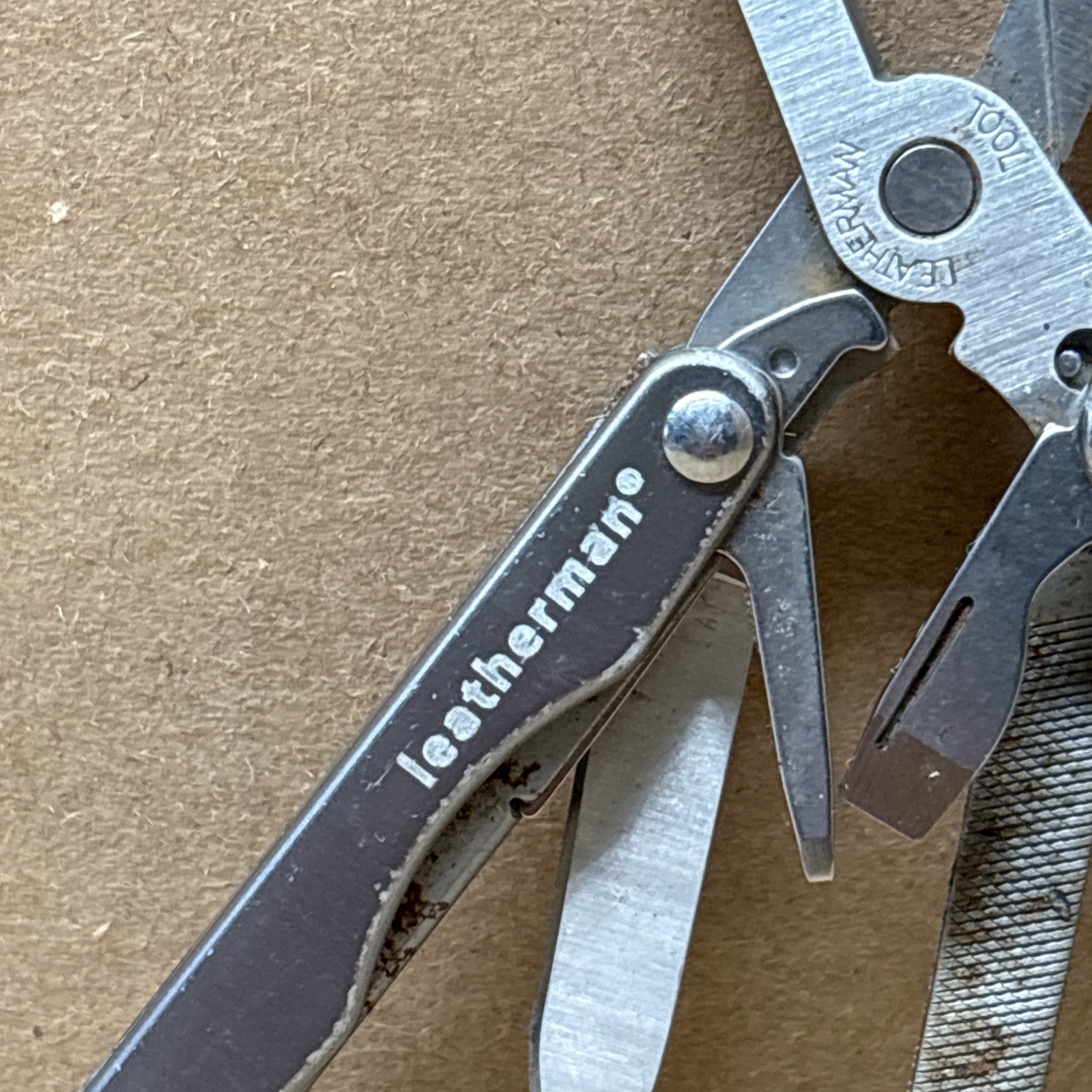 Leatherman Squirt P4 Gray Keychain Multi Tool w/Pliers Excellent Used Condition