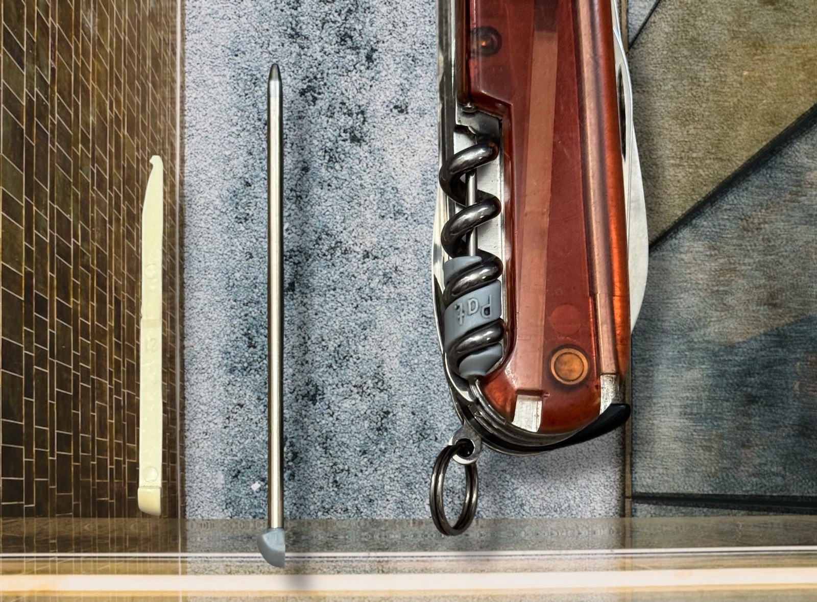 VICTORINOX SWITZERLAND OFFICIER SUISSE Stainless Rostfrei 16-Function Multi-Tool