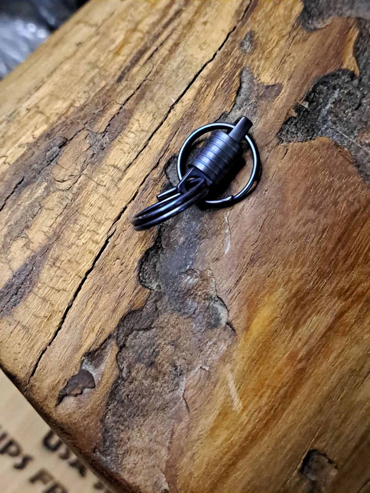 Pro Mini Series Anodized Titanium Swivel With 15mm Titanium Keyrings
