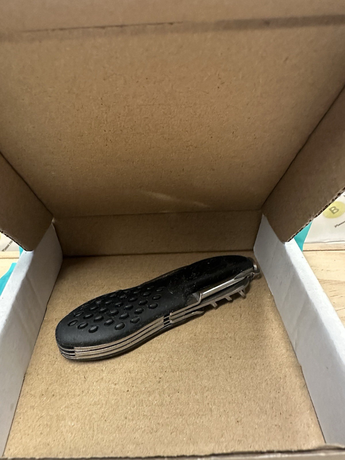 Rubber Handled Multitool 3.5” Closed