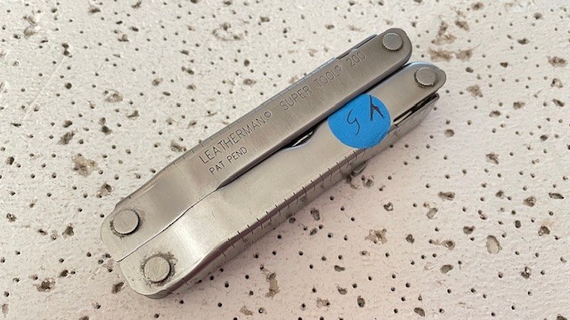 Leatherman SUPER TOOL 200 Stainless Steel Silver Multi Tool Pliers,Knife, Opener