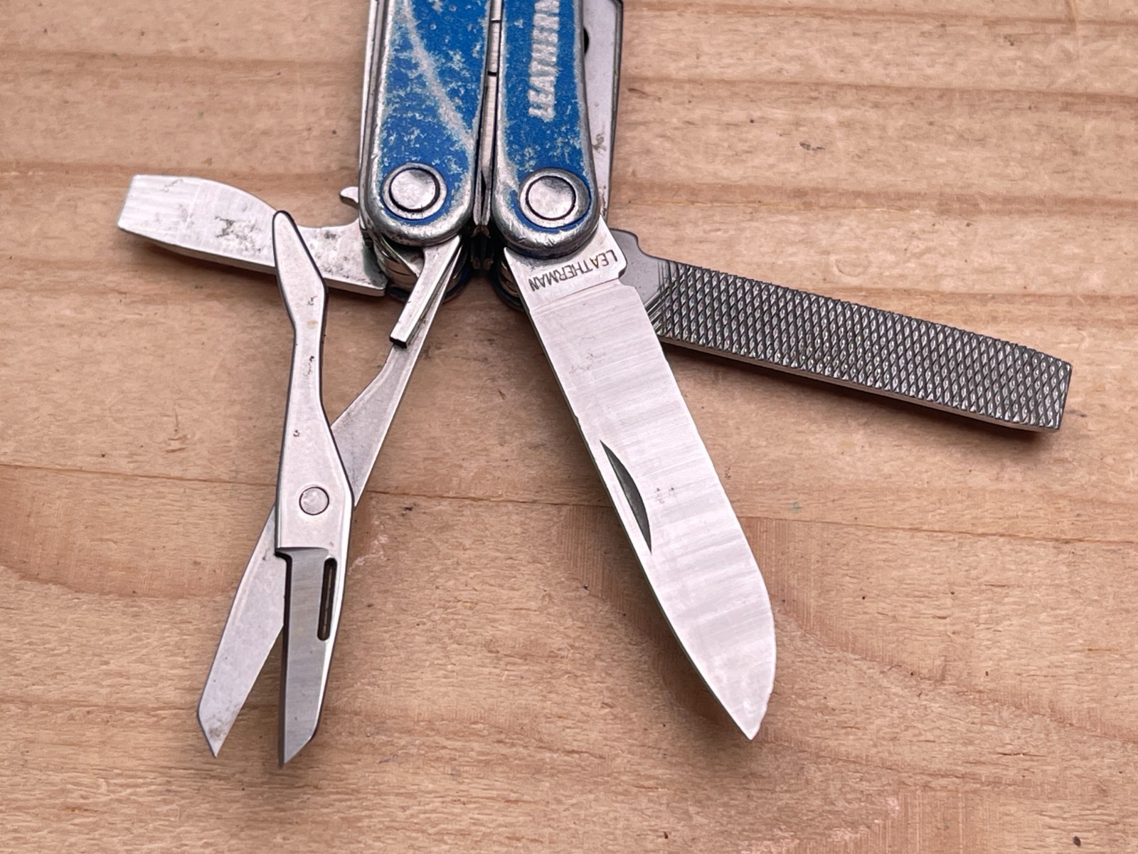 Leatherman Squirt PS4 Blue Multi-tool Knife – Broken Scissors Spring – Retired