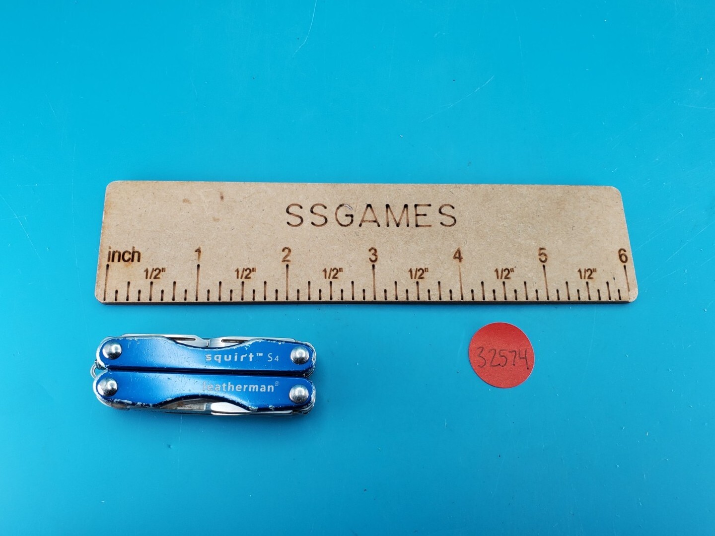 Leatherman “Squirt S4” Stainless Steel Multi Tool – BLUE!