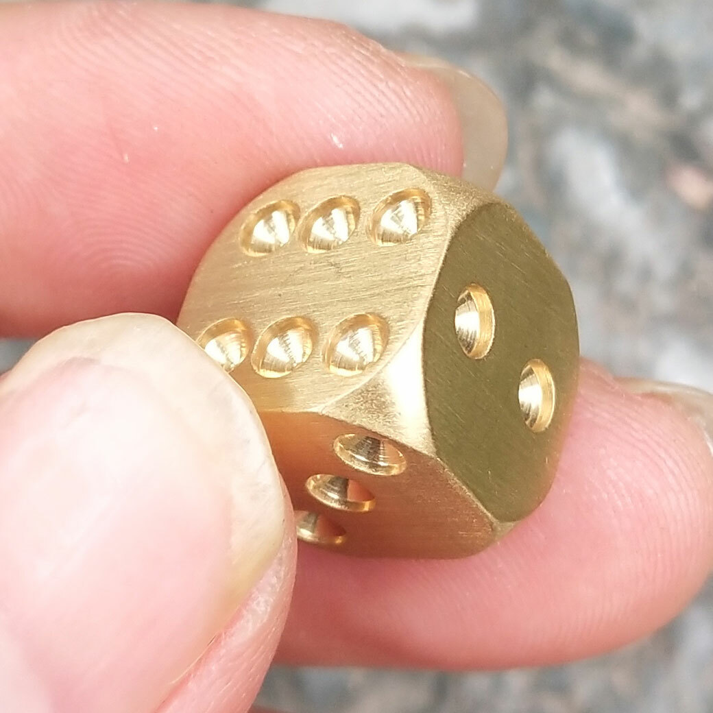 EDC Gear Creative Pure Solid Brass Dice KTV Entertainment Supplies Outdoor